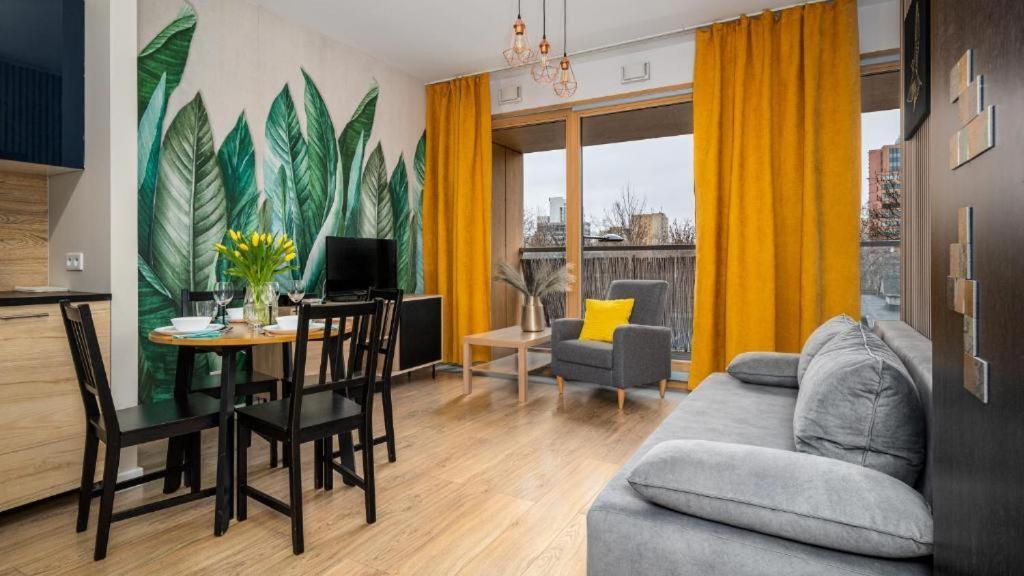 Deluxe Free Parking Apartment